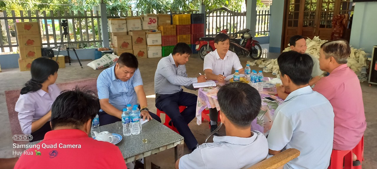 Phó chủ tịch Ủy ban nhân dân thành phố Cao Lãnh Nguyễn Phước Cường: Thăm và làm việc với Tổ hợp tác Xoài Phường 6