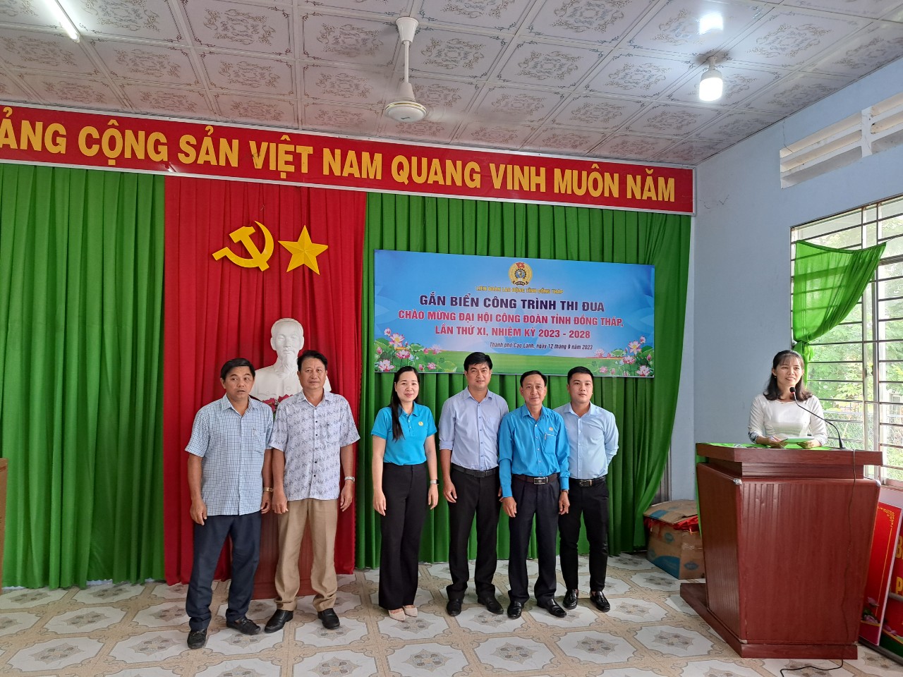 Gắn biển công trình thi đua chào mừng Đại hội XI Công đoàn tỉnh Đồng Tháp