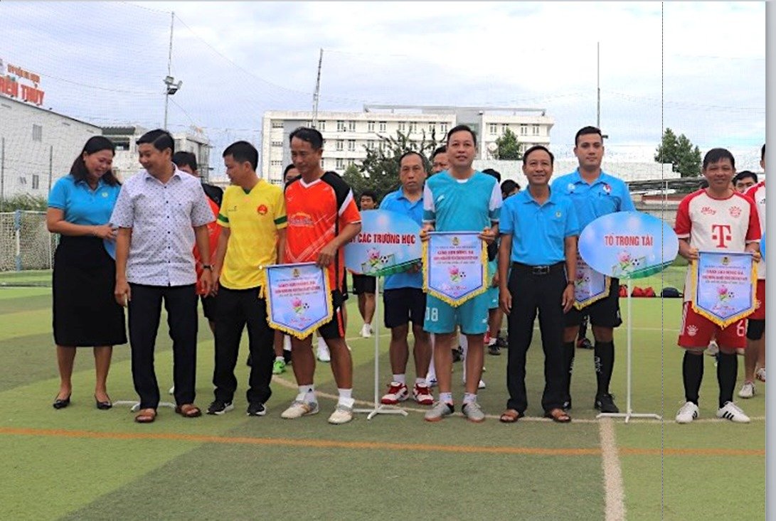 TP Cao Lãnh tổ chức giải bóng đá chào mừng Đại hội XIII Công đoàn Việt Nam