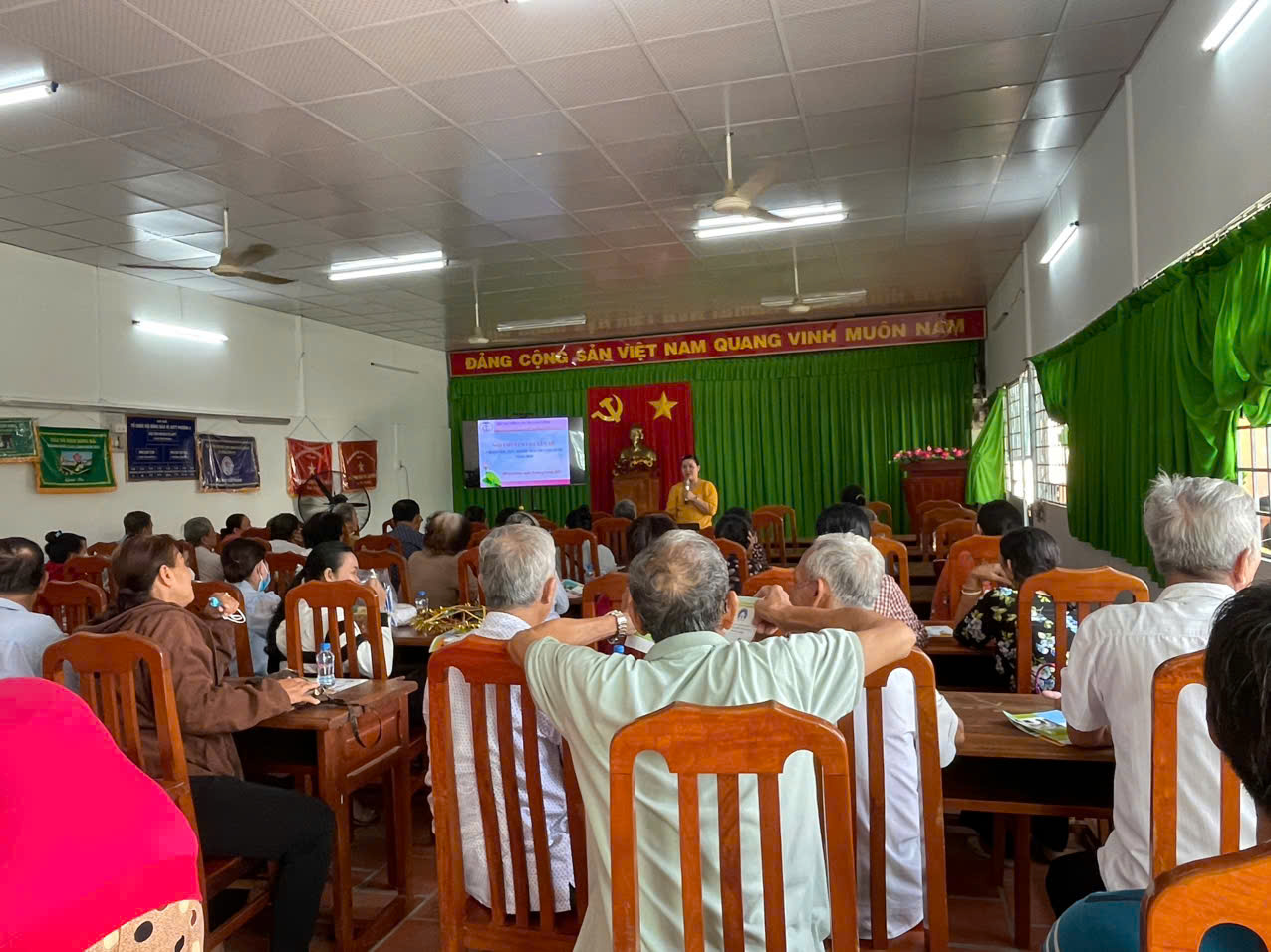 Phường 6 tổ chức nói chuyện chuyên đề sàng lọc trước sinh, sơ sinh và khám sức khỏe trước kết hôn và chưm sóc sức khỏe cho người cao tuổi năm 2024.